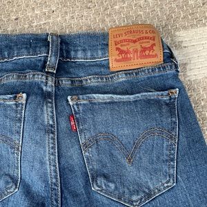 Levi’s 601 Skinnys